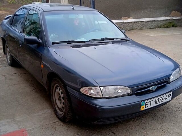 Сірий Форд Мондео, об'ємом двигуна 16 л та пробігом 160 тис. км за 1100 $, фото 1 на Automoto.ua