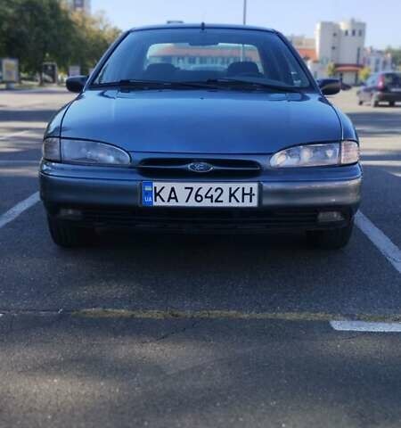 Серый Форд Мондео, объемом двигателя 1.6 л и пробегом 400 тыс. км за 1950 $, фото 1 на Automoto.ua