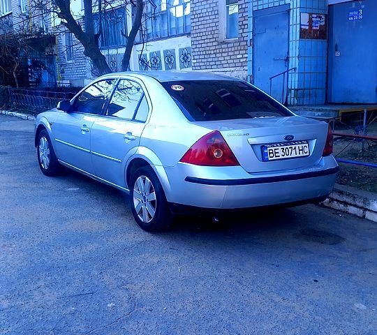 Серый Форд Мондео, объемом двигателя 2 л и пробегом 390 тыс. км за 2700 $, фото 1 на Automoto.ua