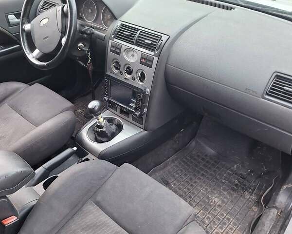 Сірий Форд Мондео, об'ємом двигуна 2 л та пробігом 400 тис. км за 1500 $, фото 1 на Automoto.ua