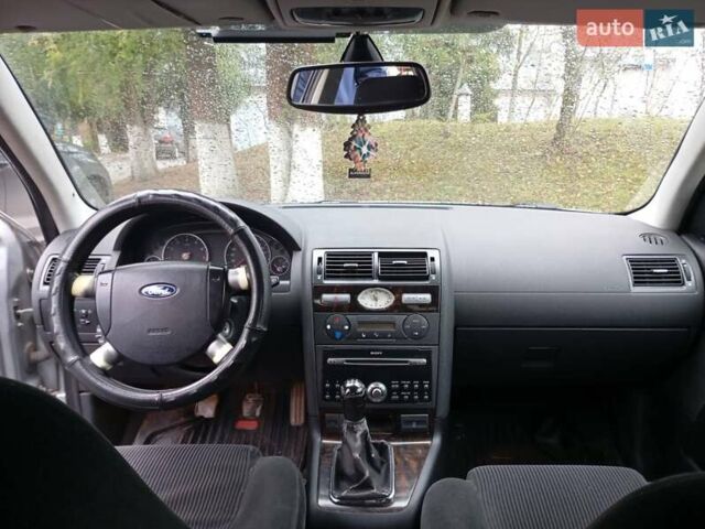 Серый Форд Мондео, объемом двигателя 2 л и пробегом 561 тыс. км за 2037 $, фото 1 на Automoto.ua