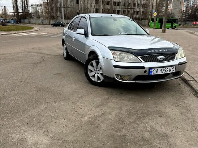 Сірий Форд Мондео, об'ємом двигуна 1.8 л та пробігом 150 тис. км за 3350 $, фото 1 на Automoto.ua