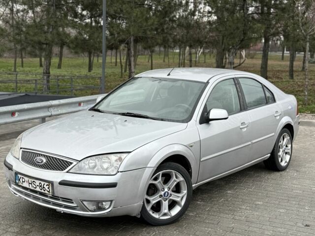Сірий Форд Мондео, об'ємом двигуна 2 л та пробігом 268 тис. км за 1900 $, фото 1 на Automoto.ua