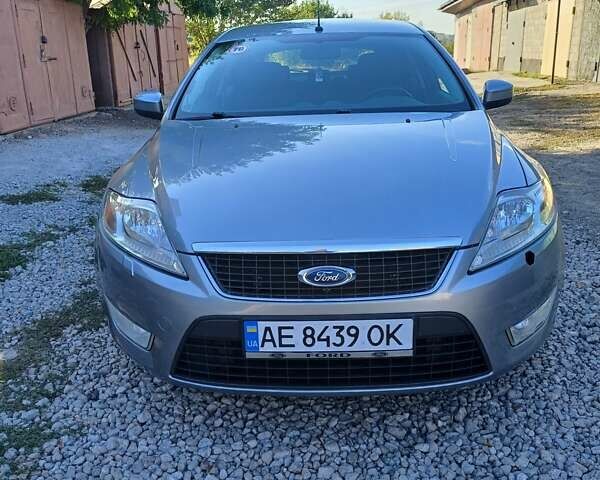 Сірий Форд Мондео, об'ємом двигуна 1.8 л та пробігом 220 тис. км за 6000 $, фото 1 на Automoto.ua