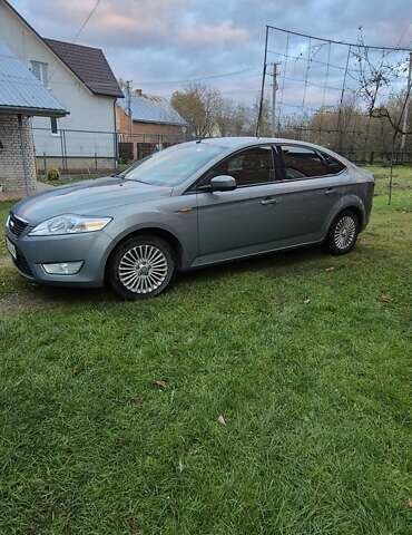 Сірий Форд Мондео, об'ємом двигуна 1.8 л та пробігом 150 тис. км за 6500 $, фото 1 на Automoto.ua