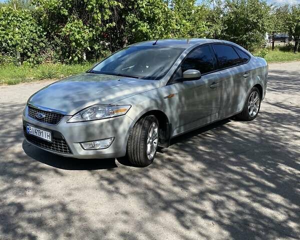 Сірий Форд Мондео, об'ємом двигуна 2 л та пробігом 209 тис. км за 6600 $, фото 1 на Automoto.ua