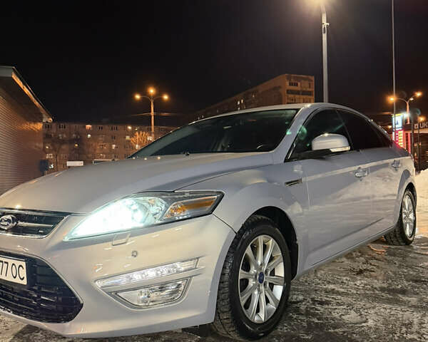 Сірий Форд Мондео, об'ємом двигуна 2 л та пробігом 300 тис. км за 7700 $, фото 1 на Automoto.ua