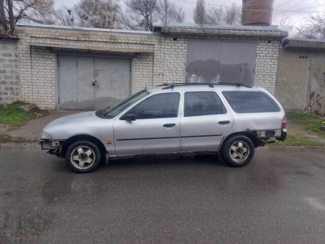 Серый Форд Мондео, объемом двигателя 1.6 л и пробегом 300 тыс. км за 800 $, фото 1 на Automoto.ua