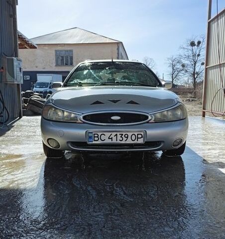 Сірий Форд Мондео, об'ємом двигуна 2 л та пробігом 400 тис. км за 2500 $, фото 1 на Automoto.ua