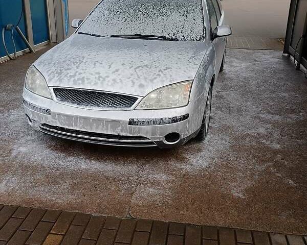 Сірий Форд Мондео, об'ємом двигуна 2 л та пробігом 294 тис. км за 3500 $, фото 1 на Automoto.ua