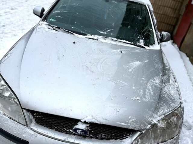 Сірий Форд Мондео, об'ємом двигуна 2 л та пробігом 160 тис. км за 2000 $, фото 1 на Automoto.ua