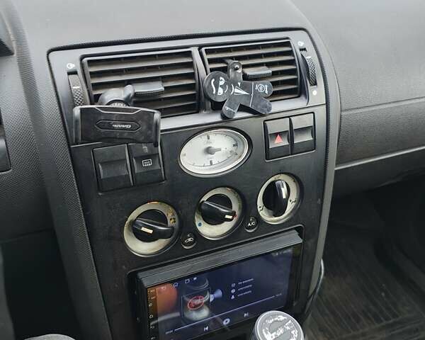 Сірий Форд Мондео, об'ємом двигуна 0 л та пробігом 370 тис. км за 2300 $, фото 1 на Automoto.ua