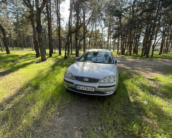 Сірий Форд Мондео, об'ємом двигуна 2 л та пробігом 200 тис. км за 5500 $, фото 1 на Automoto.ua