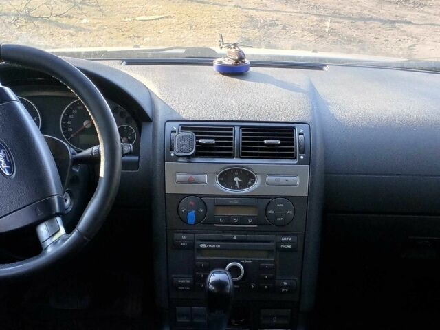 Серый Форд Мондео, объемом двигателя 2 л и пробегом 320 тыс. км за 2708 $, фото 1 на Automoto.ua