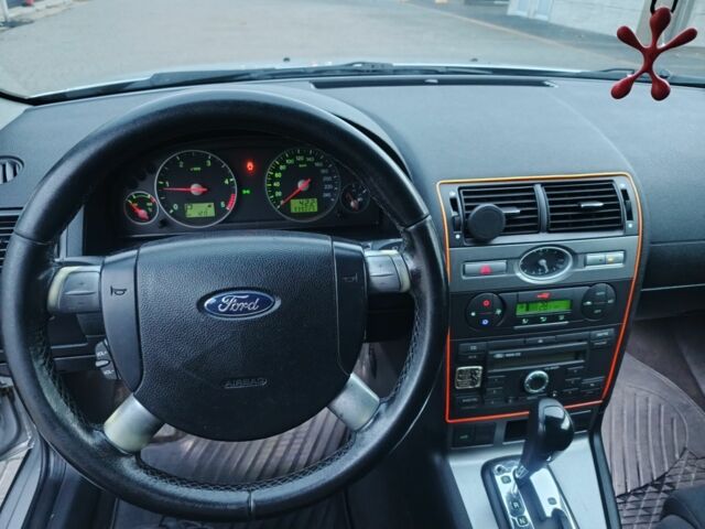 Сірий Форд Мондео, об'ємом двигуна 2 л та пробігом 332 тис. км за 2560 $, фото 1 на Automoto.ua