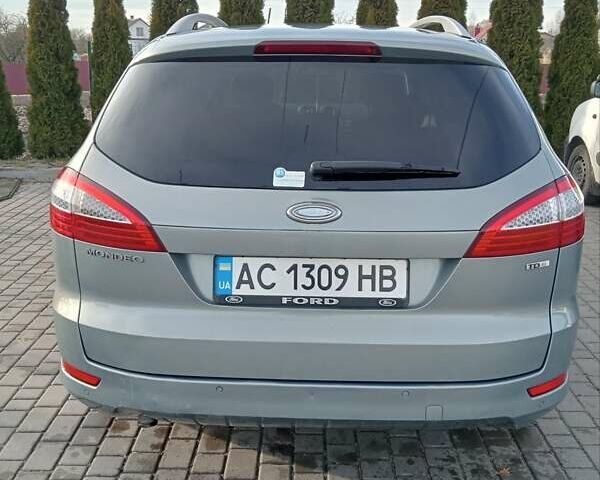 Сірий Форд Мондео, об'ємом двигуна 1.8 л та пробігом 300 тис. км за 5600 $, фото 1 на Automoto.ua
