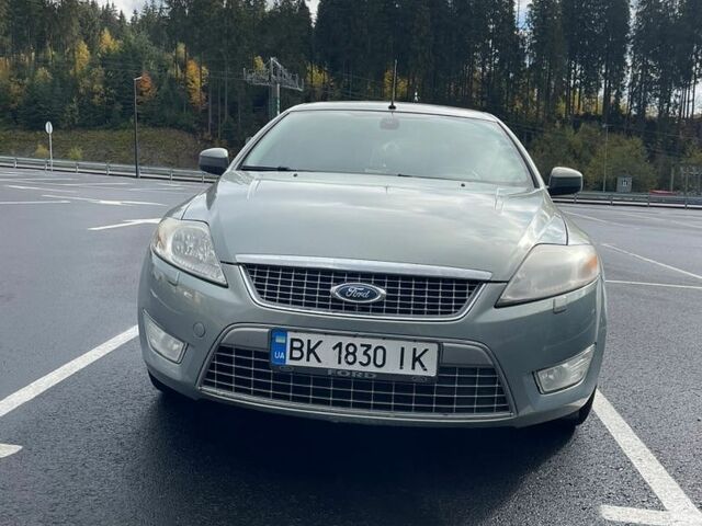 Сірий Форд Мондео, об'ємом двигуна 2 л та пробігом 330 тис. км за 5300 $, фото 1 на Automoto.ua