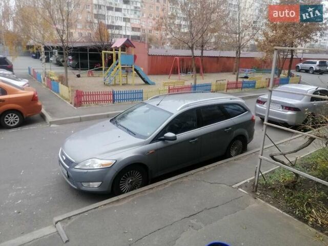 Сірий Форд Мондео, об'ємом двигуна 2 л та пробігом 330 тис. км за 5200 $, фото 1 на Automoto.ua