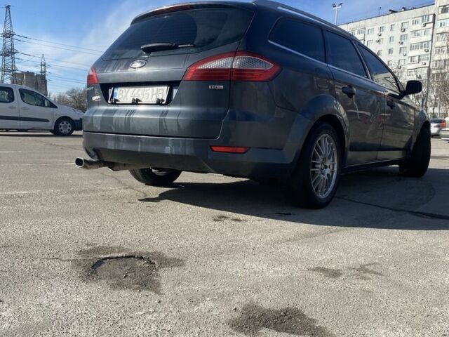 Серый Форд Мондео, объемом двигателя 1.8 л и пробегом 330 тыс. км за 4550 $, фото 1 на Automoto.ua