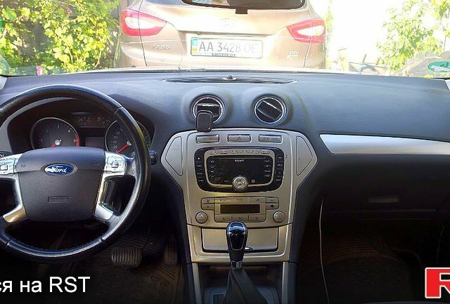 Сірий Форд Мондео, об'ємом двигуна 2 л та пробігом 231 тис. км за 6500 $, фото 1 на Automoto.ua