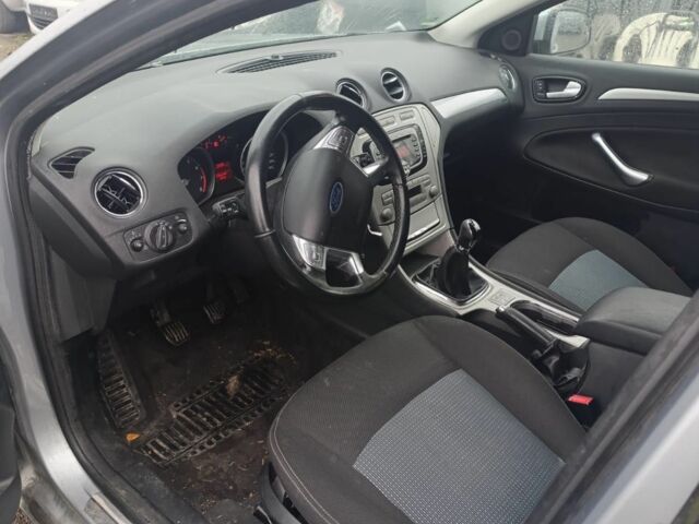 Сірий Форд Мондео, об'ємом двигуна 1.6 л та пробігом 210 тис. км за 3000 $, фото 1 на Automoto.ua