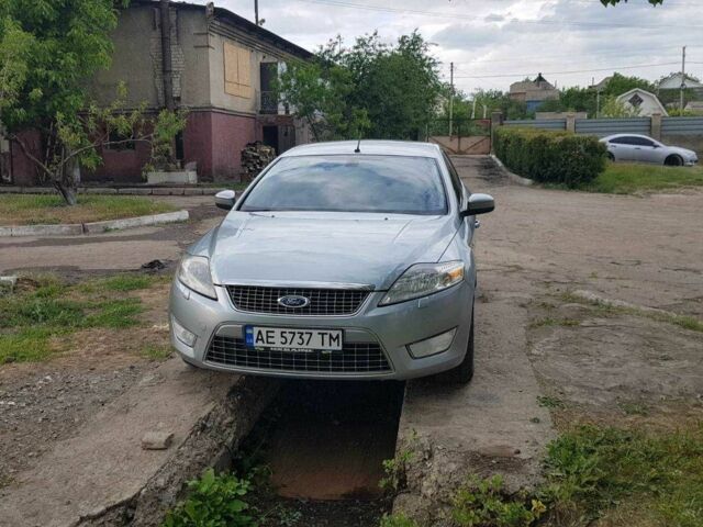 Сірий Форд Мондео, об'ємом двигуна 2 л та пробігом 305 тис. км за 6000 $, фото 1 на Automoto.ua