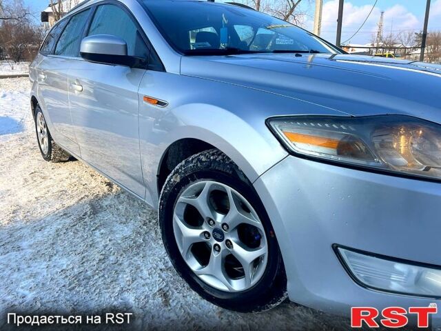 Серый Форд Мондео, объемом двигателя 1.8 л и пробегом 26400 тыс. км за 3300 $, фото 1 на Automoto.ua