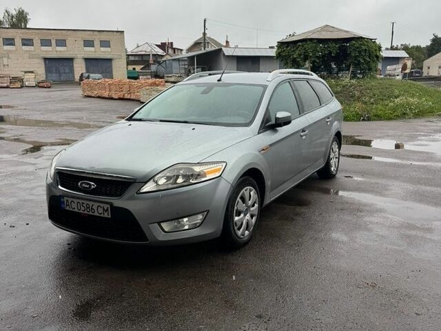 Сірий Форд Мондео, об'ємом двигуна 2 л та пробігом 300 тис. км за 7000 $, фото 1 на Automoto.ua