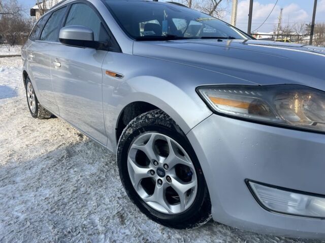 Серый Форд Мондео, объемом двигателя 1.8 л и пробегом 264 тыс. км за 3300 $, фото 1 на Automoto.ua