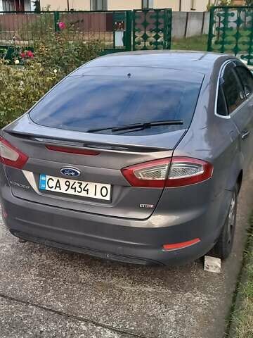 Сірий Форд Мондео, об'ємом двигуна 2 л та пробігом 257 тис. км за 4888 $, фото 1 на Automoto.ua