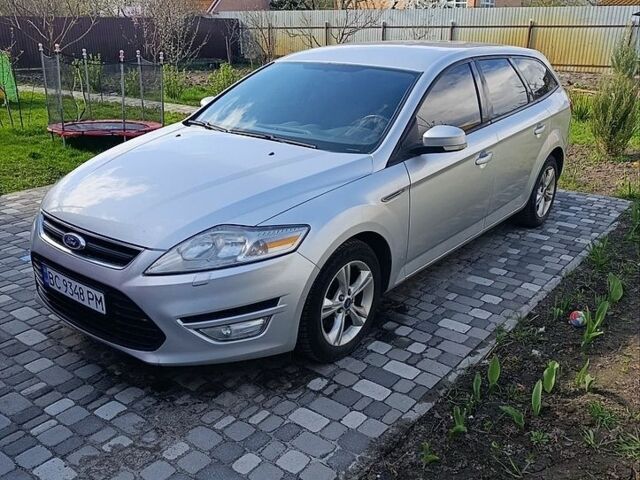 Сірий Форд Мондео, об'ємом двигуна 2 л та пробігом 379 тис. км за 6600 $, фото 1 на Automoto.ua