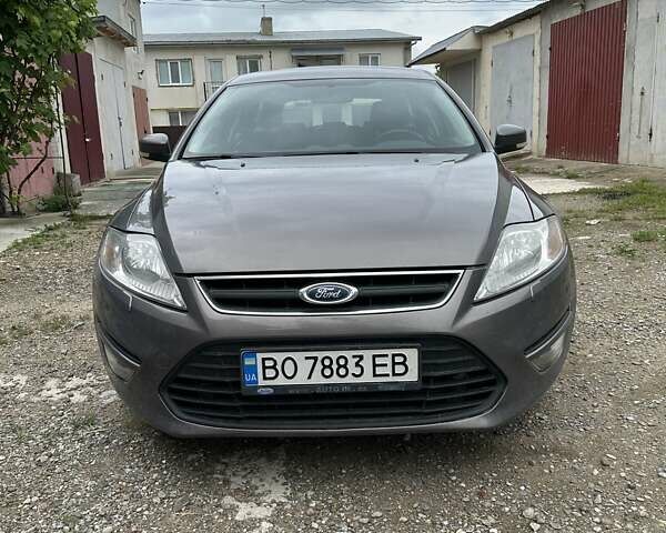 Сірий Форд Мондео, об'ємом двигуна 2 л та пробігом 216 тис. км за 8300 $, фото 1 на Automoto.ua