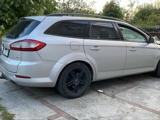 Сірий Форд Мондео, об'ємом двигуна 2 л та пробігом 254 тис. км за 3810 $, фото 1 на Automoto.ua
