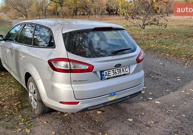 Сірий Форд Мондео, об'ємом двигуна 2 л та пробігом 250 тис. км за 9000 $, фото 1 на Automoto.ua