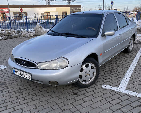 Серый Форд Мондео, объемом двигателя 2.5 л и пробегом 625 тыс. км за 1749 $, фото 1 на Automoto.ua