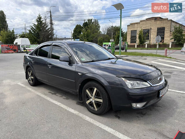 Серый Форд Мондео, объемом двигателя 2 л и пробегом 284 тыс. км за 4500 $, фото 1 на Automoto.ua