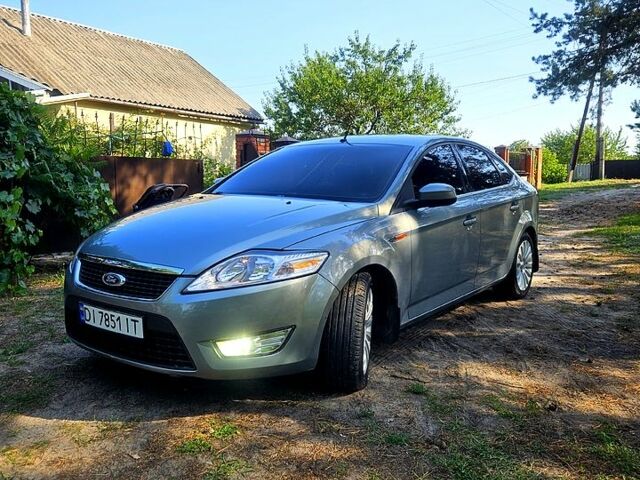 Серый Форд Мондео, объемом двигателя 1.8 л и пробегом 330 тыс. км за 6000 $, фото 1 на Automoto.ua