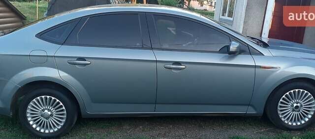 Сірий Форд Мондео, об'ємом двигуна 1.8 л та пробігом 235 тис. км за 6500 $, фото 1 на Automoto.ua