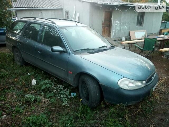 Сірий Форд Мондео, об'ємом двигуна 1.8 л та пробігом 320 тис. км за 3100 $, фото 1 на Automoto.ua