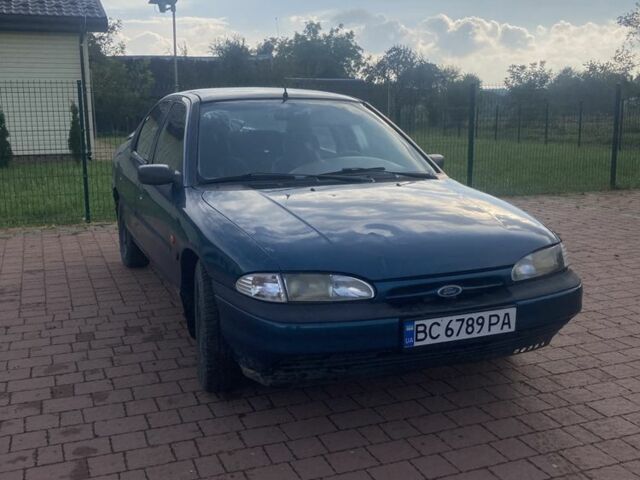 Синий Форд Мондео, объемом двигателя 1.8 л и пробегом 280 тыс. км за 1528 $, фото 1 на Automoto.ua