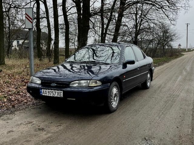 Синий Форд Мондео, объемом двигателя 1.8 л и пробегом 462 тыс. км за 1500 $, фото 1 на Automoto.ua