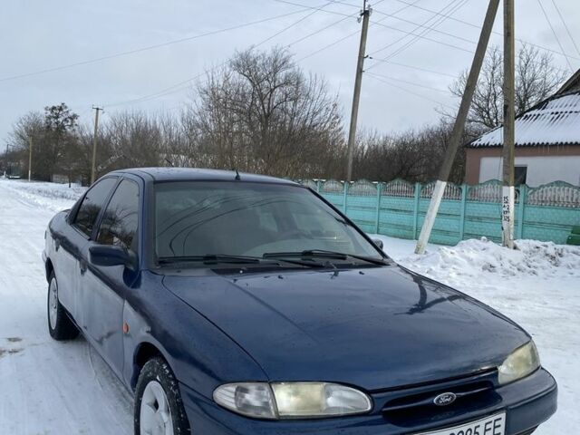 Синій Форд Мондео, об'ємом двигуна 2 л та пробігом 258 тис. км за 2200 $, фото 1 на Automoto.ua