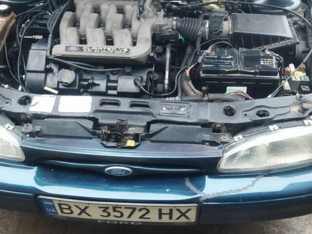 Синий Форд Мондео, объемом двигателя 2.5 л и пробегом 300 тыс. км за 800 $, фото 1 на Automoto.ua