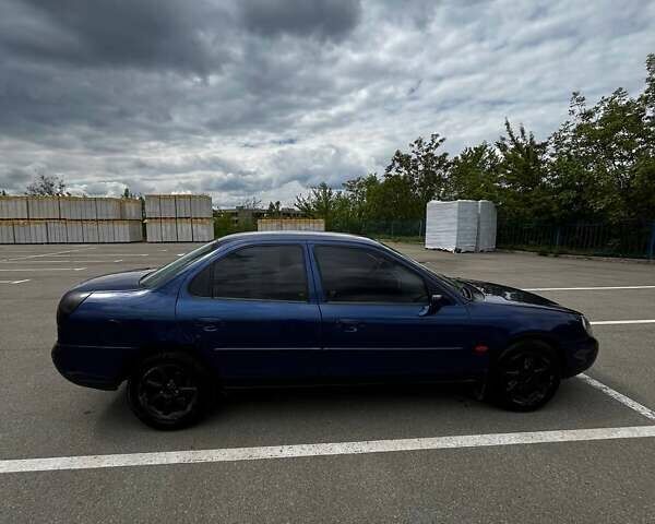 Синий Форд Мондео, объемом двигателя 2 л и пробегом 350 тыс. км за 2000 $, фото 1 на Automoto.ua