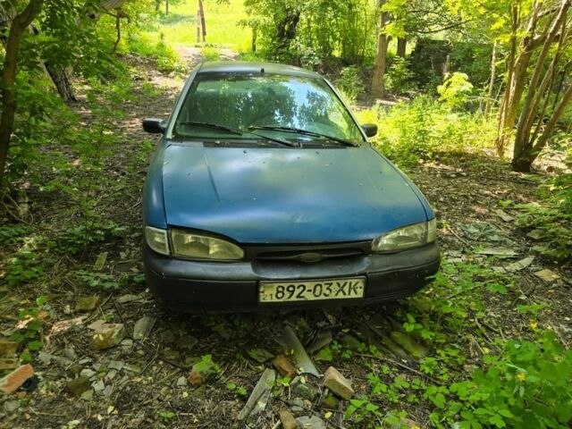 Синій Форд Мондео, об'ємом двигуна 2 л та пробігом 200 тис. км за 950 $, фото 1 на Automoto.ua