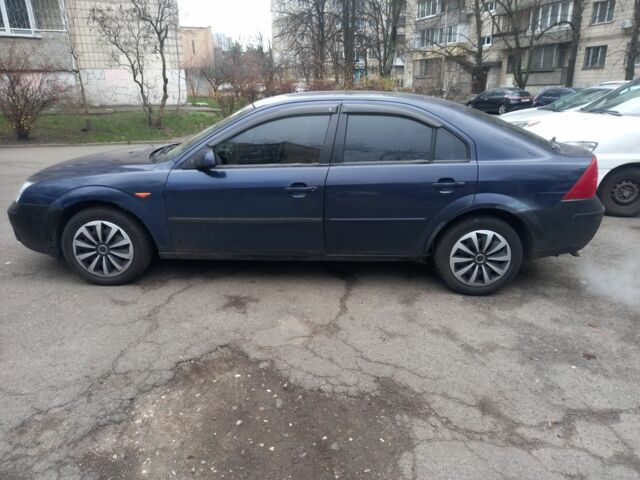 Синий Форд Мондео, объемом двигателя 1.8 л и пробегом 409 тыс. км за 2700 $, фото 1 на Automoto.ua