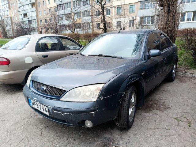 Синий Форд Мондео, объемом двигателя 1.7 л и пробегом 300 тыс. км за 1000 $, фото 1 на Automoto.ua