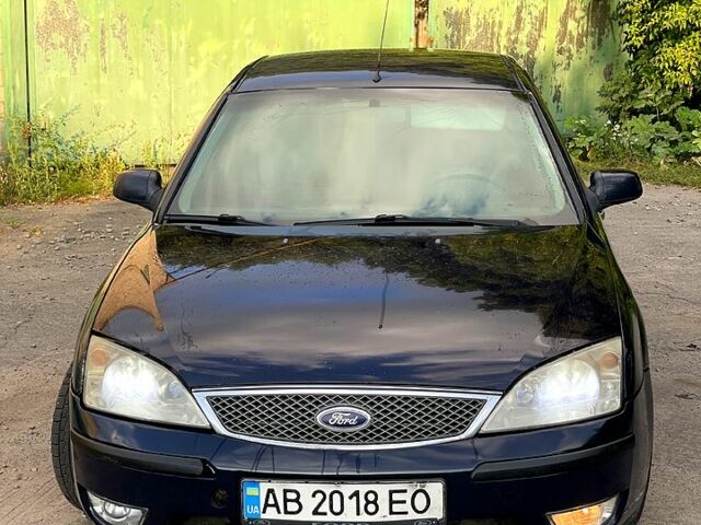 Синий Форд Мондео, объемом двигателя 2 л и пробегом 370 тыс. км за 2200 $, фото 1 на Automoto.ua