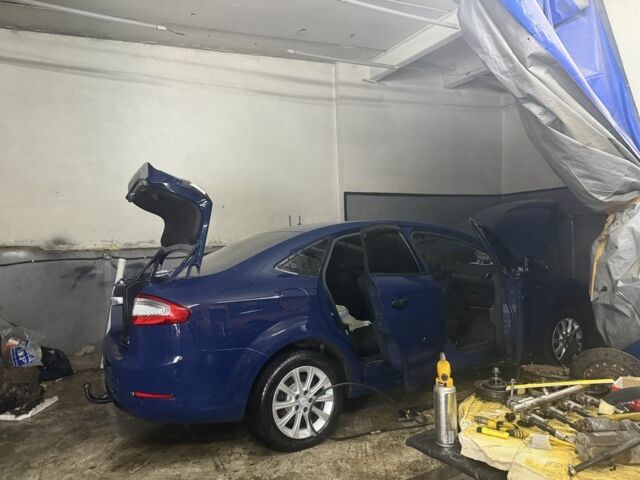 Синій Форд Мондео, об'ємом двигуна 1.6 л та пробігом 200 тис. км за 8500 $, фото 1 на Automoto.ua