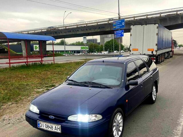 Синий Форд Мондео, объемом двигателя 1.8 л и пробегом 205 тыс. км за 2000 $, фото 1 на Automoto.ua